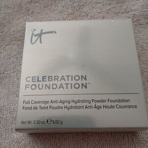 *BRAND-NEW* iT Cosmetics 'Celebration Foundation'  - MEDIUM